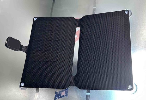 Các tấm pin mặt trời nhẹ cho nhà di động với USB